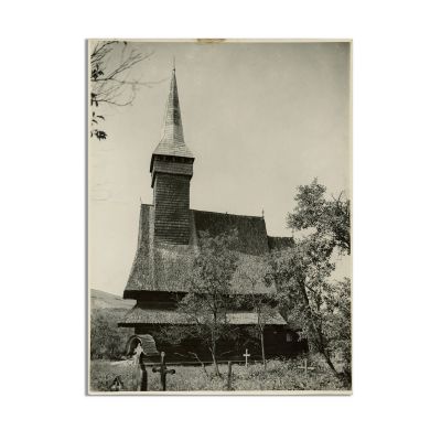 Biserică maramureșeană din lemn, fotografie de epocă,  fotograf E. Fischer