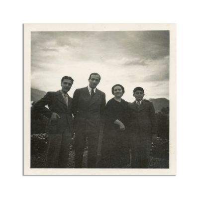 Ana, Dinu și Valentin Lipatti alături de Filip Lazăr, fotografie