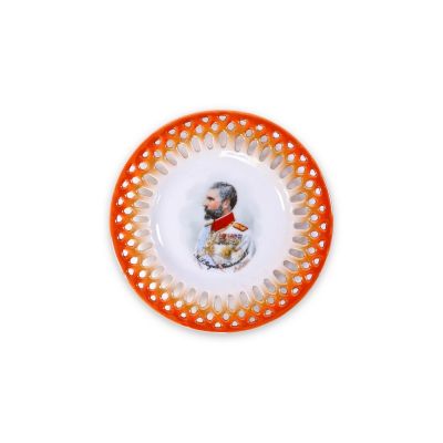 O farfurie + 3 farfuriuțe ribbon plate cu suveranii României, fabrica Victoria, Cehoslovacia