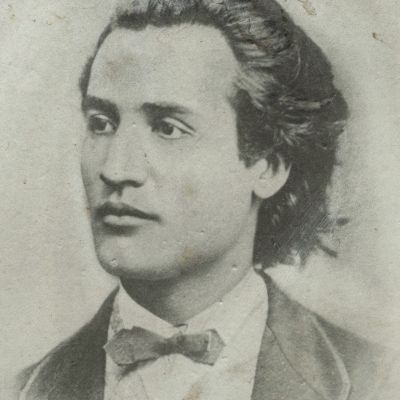 Mihai Eminescu, fotografie de cabinet, atelier Nestor Heck, după clișeul lui Jan Tomáš