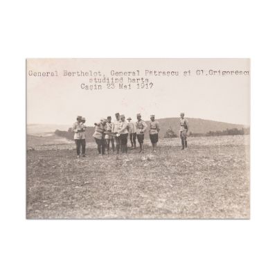 Generalul H. M. Berthelot pe frontul de la Cașin, două fotografii de epocă, 1917