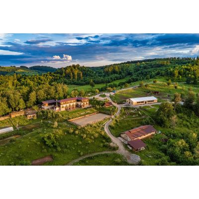 Weekend all inclusive  cu familia la centrul de echitație Potcoava Mountain Hideaway